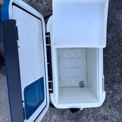 RYOBI クーラーBOX 釣り道具　の画像