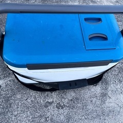 RYOBI クーラーBOX 釣り道具　の画像