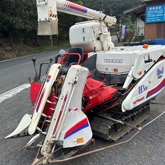 コンバイン(自脱型)ヤンマーEe-4DGの画像