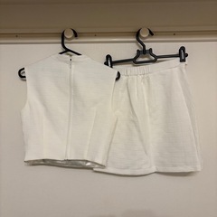 白色ドレスの画像