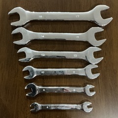 両口スパナセット🔧工具🧰DROPFORGED6本セット✨1本目16×17mm 2本目14×15mm3本目12×13mm4本目10×11mm5本目6×8mm6本目6×7mm傷あり💦シルバーの画像