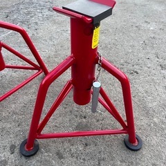 車の固定ジャッキスタンドの画像