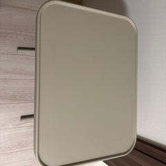 イケア ラップトップスタンドの画像