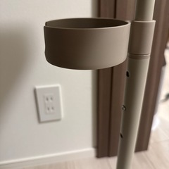 イケア ラップトップスタンドの画像