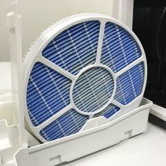 シャープ 加湿空気清浄機 KC-F70-W 2020製の画像