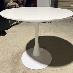 （19N26) 中古　丸ダイニングテーブル　ラウンドテーブル　丸型　天然木TL-90 【直径90cm X 高さ72㎝】 ラウンド ダイニングテーブルの中古が安い！激安で譲ります・無料で