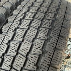195/80R15 107/105L LTブリヂストンスタッドレス4本ハイエースキャラバン車検対応の画像