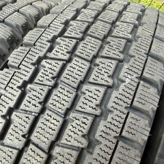 195/80R15 107/105L LTブリヂストンスタッドレス4本ハイエースキャラバン車検対応の画像