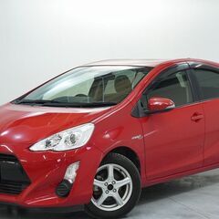 赤いボディがかっこいい✨ トヨタ アクア S🚗の画像