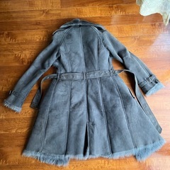 バーバリーの上質なムートンコートの画像