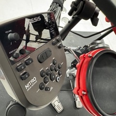 赤い電子ドラム ALESIS NITRO MESH  Special Editionの画像