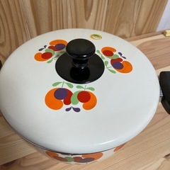 ホーロー鍋の画像