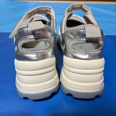 RUPIS. 厚底ベルトスニーカー　Green Parksの画像