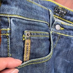 アルマーニのジーンズの画像