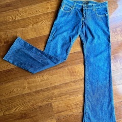 アルマーニのジーンズの画像