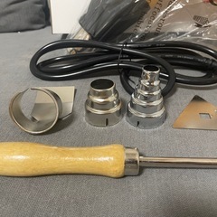 ホットガン ヒートガン 1800W 超強力 温度調整 600℃ 熱処理 アタッチメント付 風量切替 2段階 メンテナンス用品 塗装 シュリンク 包装 工具 DIY 20251030 の画像