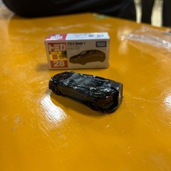 テスラ解体車の画像