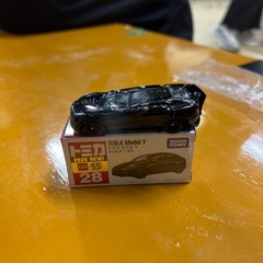 テスラ解体車の画像