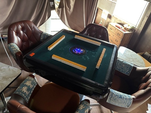 【受付終了】全自動麻雀卓 麻雀牌28ミリ牌×2、イス4脚、サイドテーブル×2セット