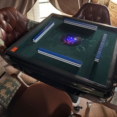 全自動麻雀卓 麻雀牌28ミリ牌×2、イス4脚、サイドテーブル×2セット の画像