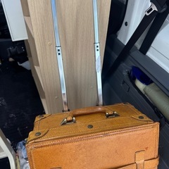 旅行カバンの画像