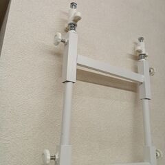 リユースのサカイ栃木店★ジモティ割あり★  ラック（伸張式） ホワイト W60×D25×H205～ クリーニング済み TC11373の画像