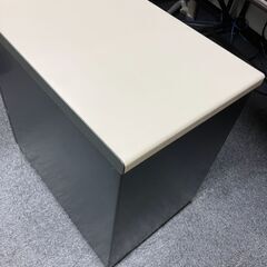 可動式スチール製引出しの画像