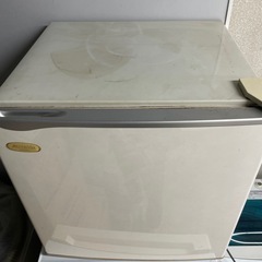 アビラテックス　AR502 ミニ冷蔵庫の画像