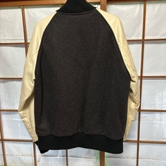 ユニクロ　スタジアムジャンパー　Mの画像