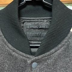 ユニクロ　スタジアムジャンパー　Mの画像