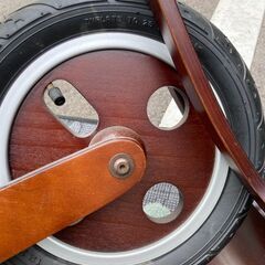 木製バランスバイク スタンド付きの画像