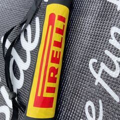 PIRELLI 傘の画像
