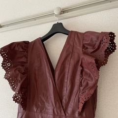 新品　ZARA フェイクレザー　ロングワンピース ワインレッド　の画像