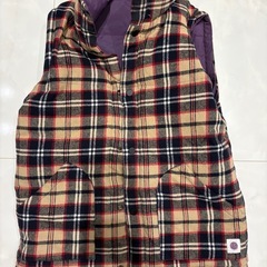 リバーシブルダウンべベストの画像