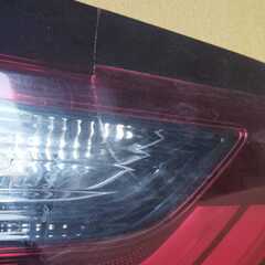 (ジャンク)ホンダ フィット GR1 GR2 純正 左テールランプ テールライト 内装 STANLEY W4764の画像