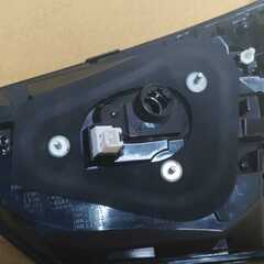 (ジャンク)ホンダ フィット GR1 GR2 純正 左テールランプ テールライト 内装 STANLEY W4764の画像