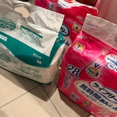 【新品】大人用パンツ　半額の画像