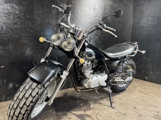 ★支払い総額19.8万円★オシャレすぎて二度見しちゃう！！スズキ バンバン200 NH41A 外観良好♪エンジン調子良好♪社外マフラー！極太タイヤ！！