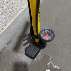 自転車空気入れの画像