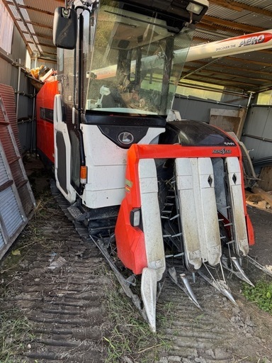 完売しました期間限定‼️クボタコンバイン4条キャビン付45馬力