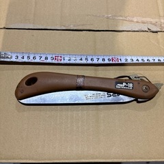 折りたたみノコギリ
の画像