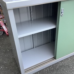 イナバ 物置 鍵付 W133×D54×H112cm 管H251030DK (ベストバイ 静岡県袋井市)の画像