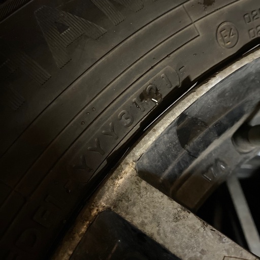 冬タイヤ215/60R16