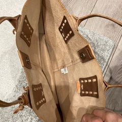 高級本革のブランドバッグの画像