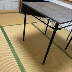 テーブルセット　椅子二脚付きの画像