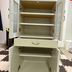 食器棚､キッチンボードの画像