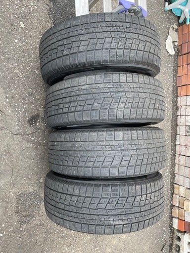 YOKOHAMAヨコハマ IG60 215/55R17 スタッドレスタイヤ　2018年製　17インチ