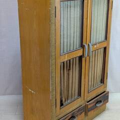 ガラス戸棚 木製 書棚 飾り棚 昭和レトロ 木製棚 アンティーク インテリア 古民家 古道具 飾り 時代を感じる古い棚の画像