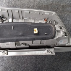 ヴォクシー70系リアテールランプユニットの画像