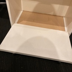 形が変わるテレビ台の画像